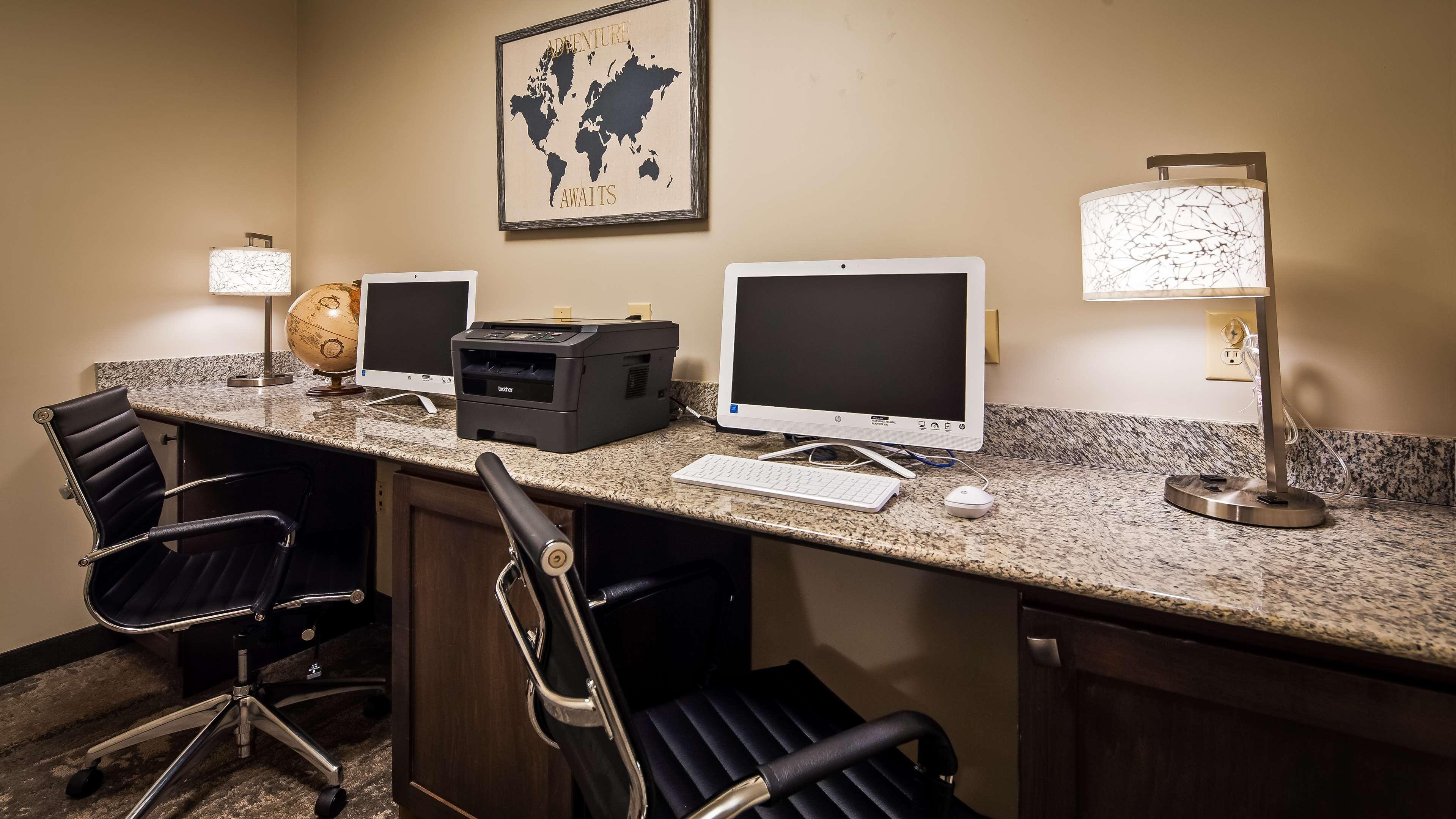 Best Western Plus Yadkin Valley Inn & Suites Jonesville Экстерьер фото