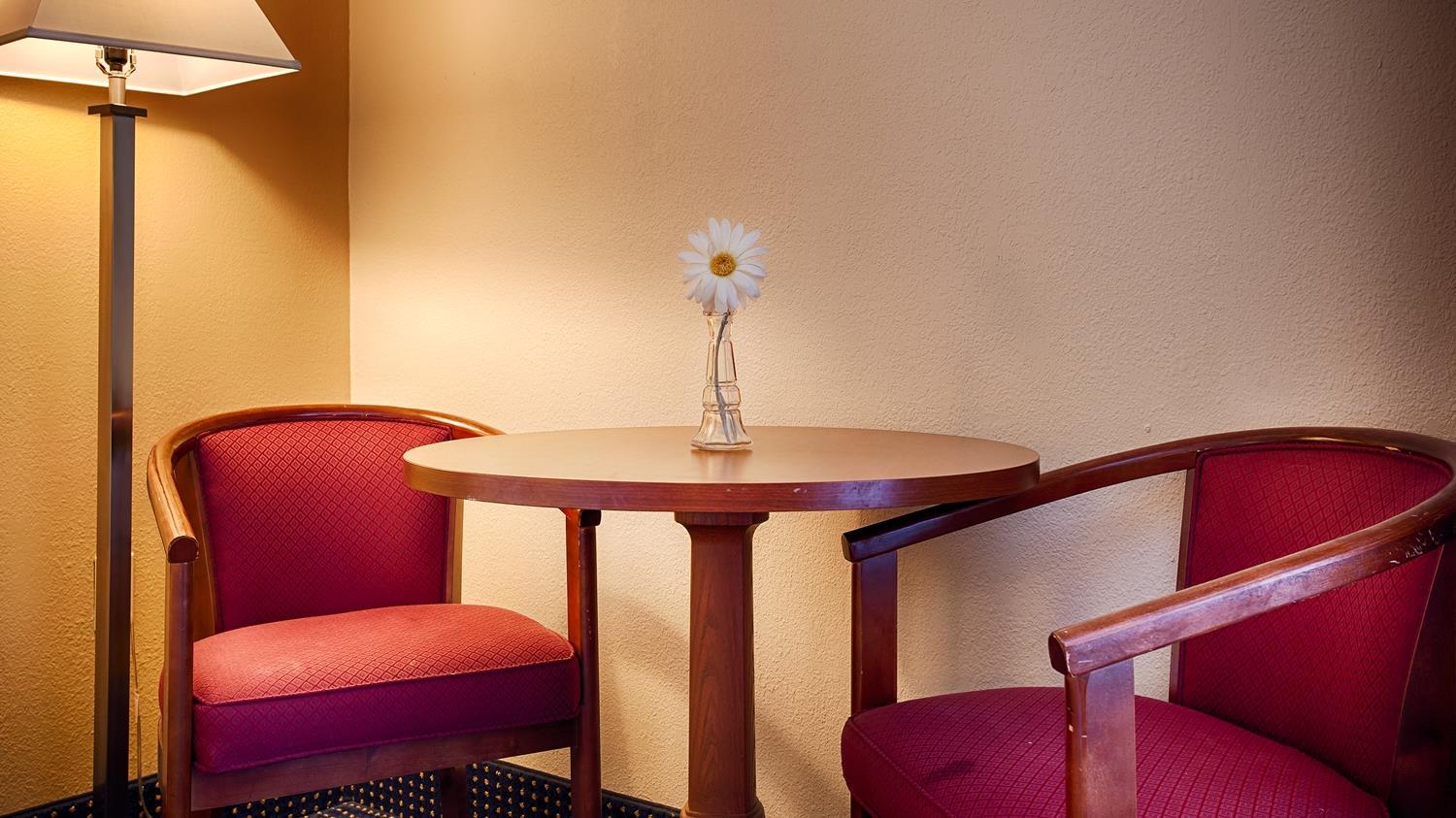 Best Western Plus Yadkin Valley Inn & Suites Jonesville Экстерьер фото