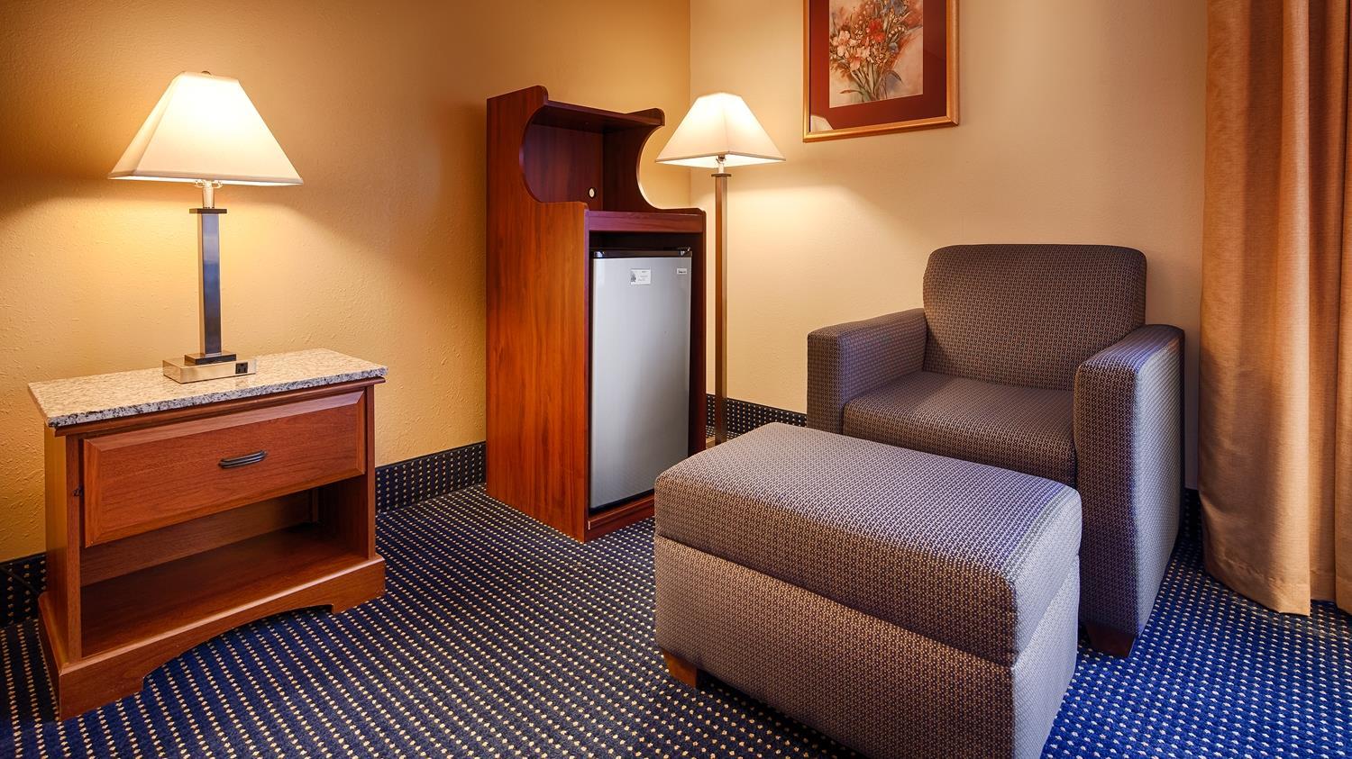 Best Western Plus Yadkin Valley Inn & Suites Jonesville Экстерьер фото