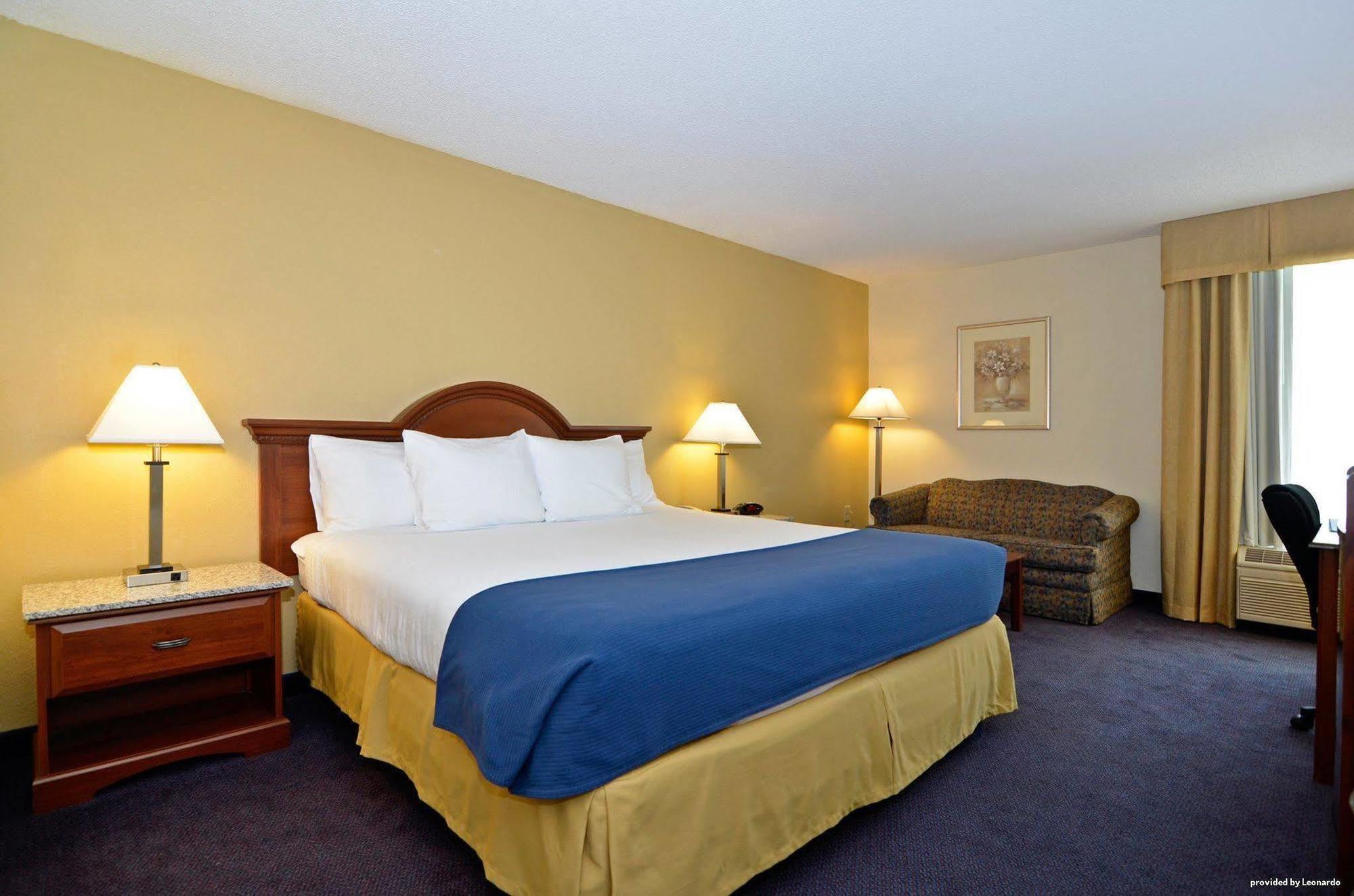 Best Western Plus Yadkin Valley Inn & Suites Jonesville Экстерьер фото